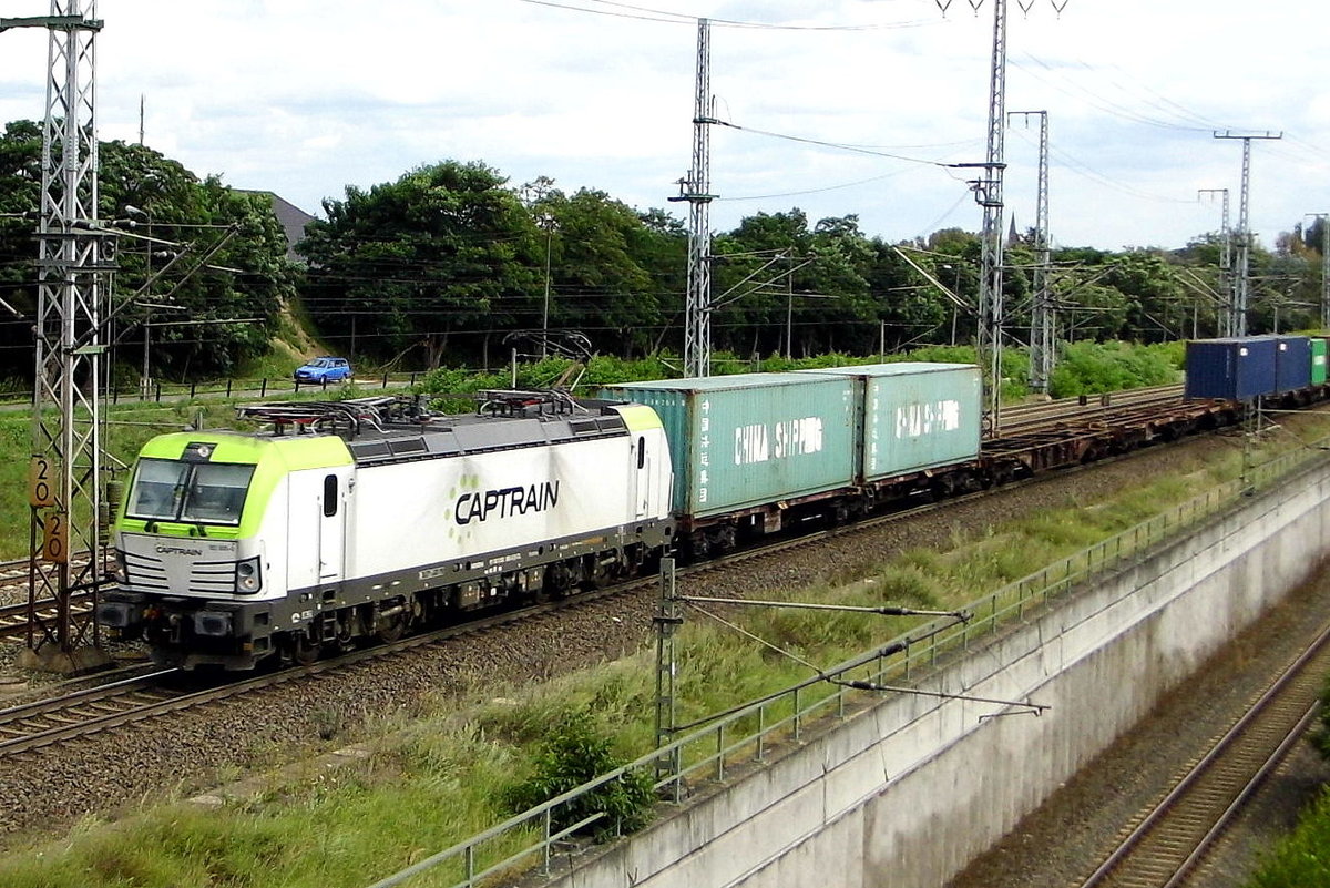  Am 04.08.2017 kam die 193 895-0 von CAPTRAIN aus Richtung Stendal und fuhr weiter in Richtung Salzwedel .