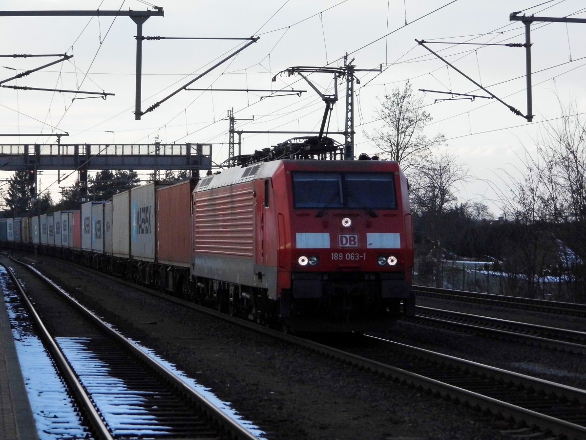 Am 05.02.2015 kam die 189 063-1 von der DB aus Richtung Braunschweig nach Niederndodeleben und fuhr weiter in Richtung Magdeburg .