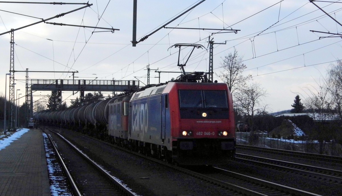 Am 05.02.2015 kam die 482 046-0 von der SBB Cargo aus Richtung Braunschweig nach Niederndodeleben und fuhr weiter in Richtung Magdeburg .