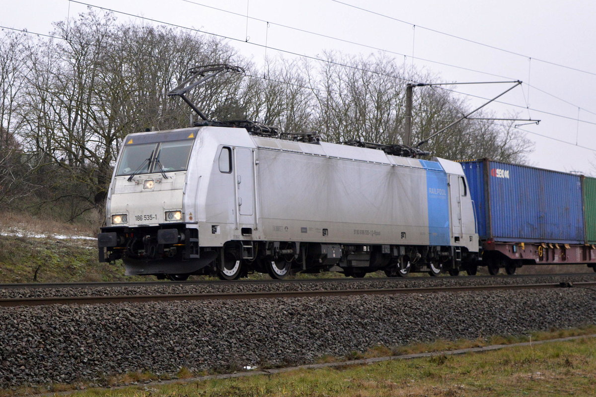 Am 05.02.2021 kam die 186 535-1 von METRANS (Railpool GmbH,) aus Richtung Stendal  und fuhr weiter in Richtung    Wittenberge.