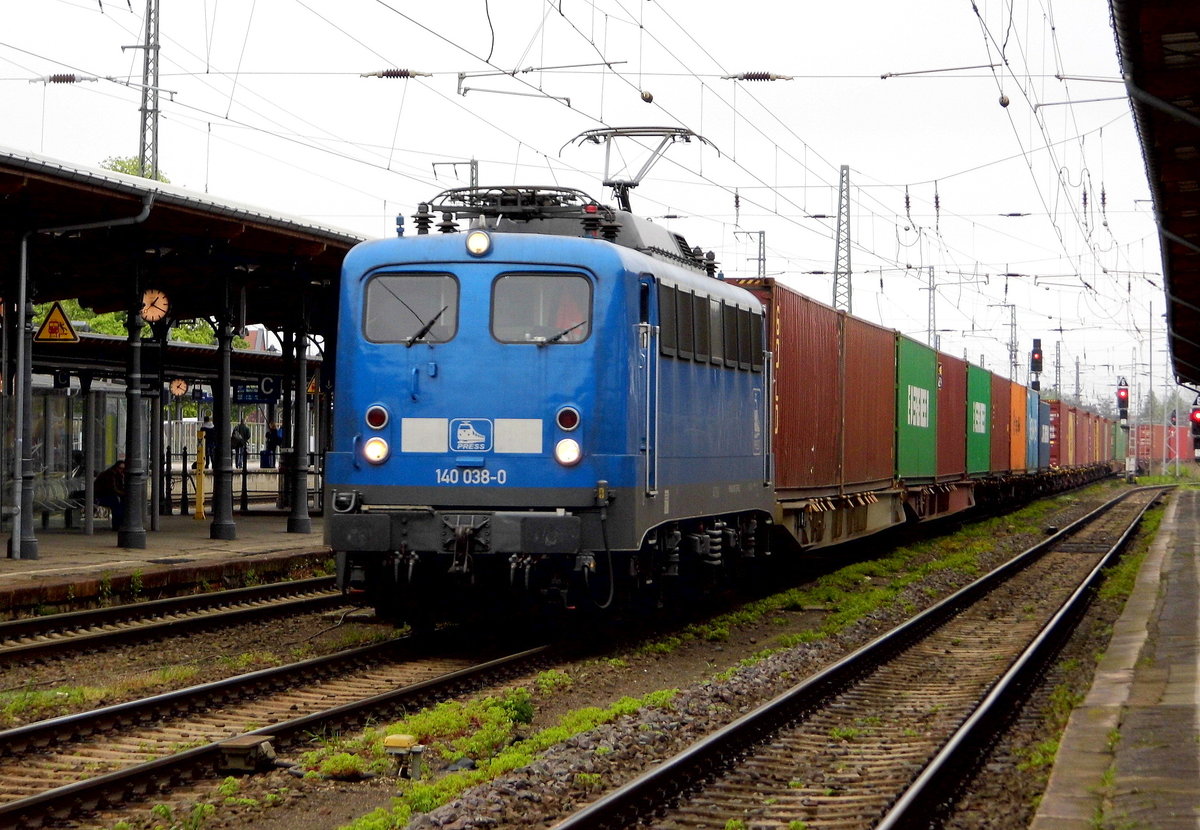 Am 05.05.2017 kam die 140 038-0 von METRANS  (PRESS) aus Richtung Magdeburg nach Stendal und fuhr weiter in Richtung Salzwedel .