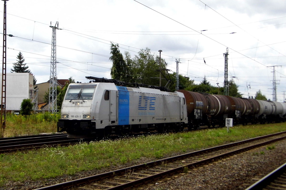 Am 05.08.2016 kam die 186 426-3  von der LTE Logistik (Railpool) aus Richtung Hannover nach Stendal und fuhr weiter in Richtung Berlin .