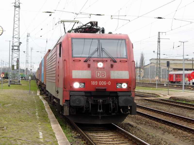 Am 05.11.2014 stand die 189 006-0 von der DB in Stendal . 