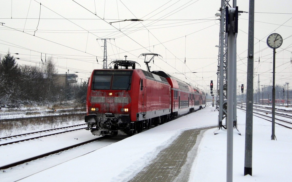 Am 06.01.2016 kam die 146 015 von der DB  aus Richtung Salzwedel  nach Stendal und fuhr weiter in Richtung Magdeburg .