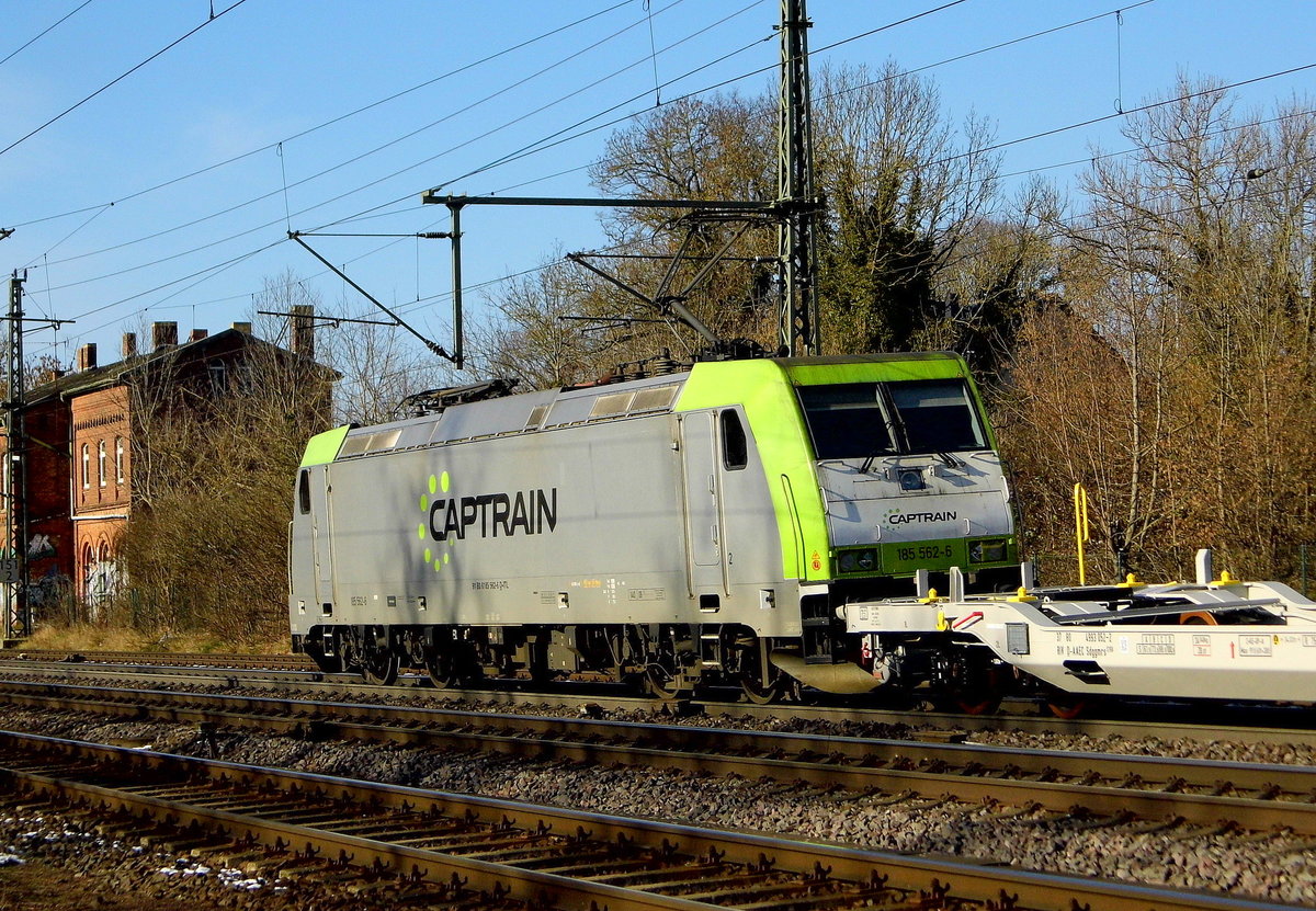 Am 06.02.2018 kam die 185 562-6 von  CAPTRAIN  aus Richtung Magdeburg nach Niederndodeleben und fuhr weiter in Richtung Braunschweig .
