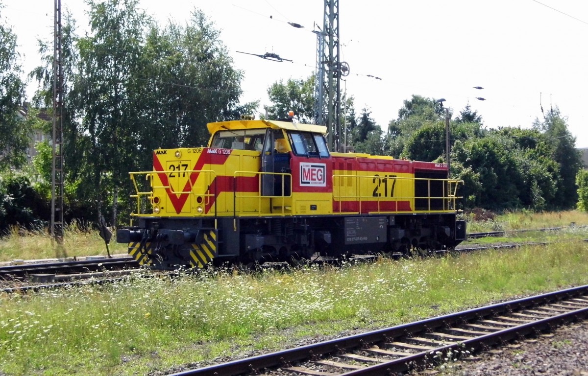 Am 07.08.2015 Rangierfahrt von der 275 217-6 von der MEG in Stendal .
