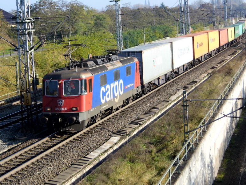 Am 07.11.2014 kam die 421 390-6 von der SBB Cargo aus Richtung Stendal und fuhr weiter in Richtung Salzwedel .