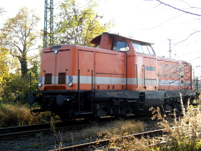 Am 07.11.2014 war die 212 357-8 von der Locon Logistik in Stendal abgestellt . 