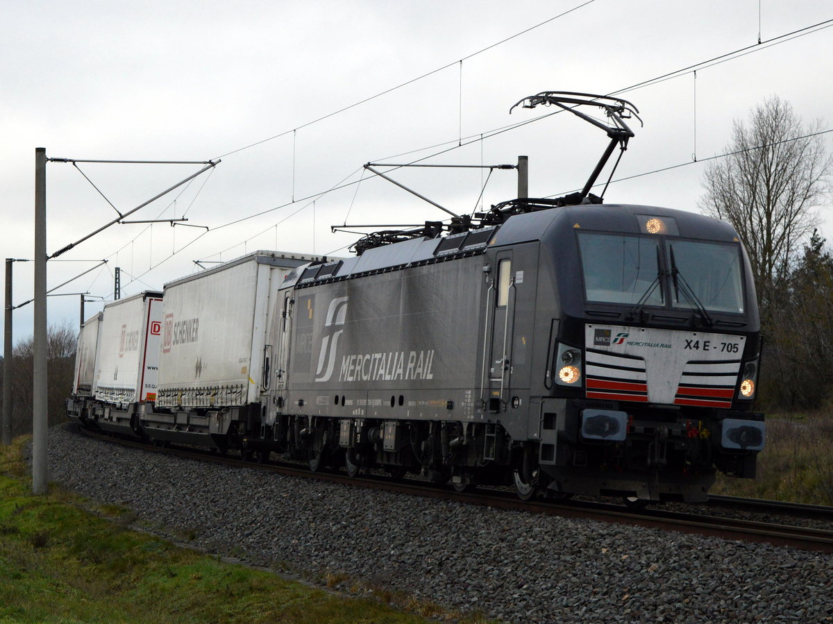 Am 08.01.2021 kam die 193 705-1  von Mercitalia Rail S.r.l., Roma ( MRCE) aus Richtung Wittenberge und fuhr weiter in Richtung Stendal .