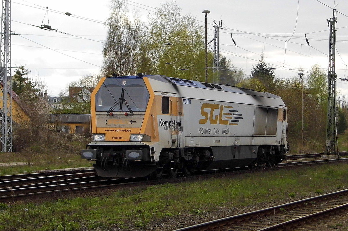 Am 08.04.2017 kam die 264 006-8  von der  SGL - Schienen Güter Logistik GmbH,  aus Richtung Salzwedel nach Stendal und fuhr weiter in Richtung Magdeburg .