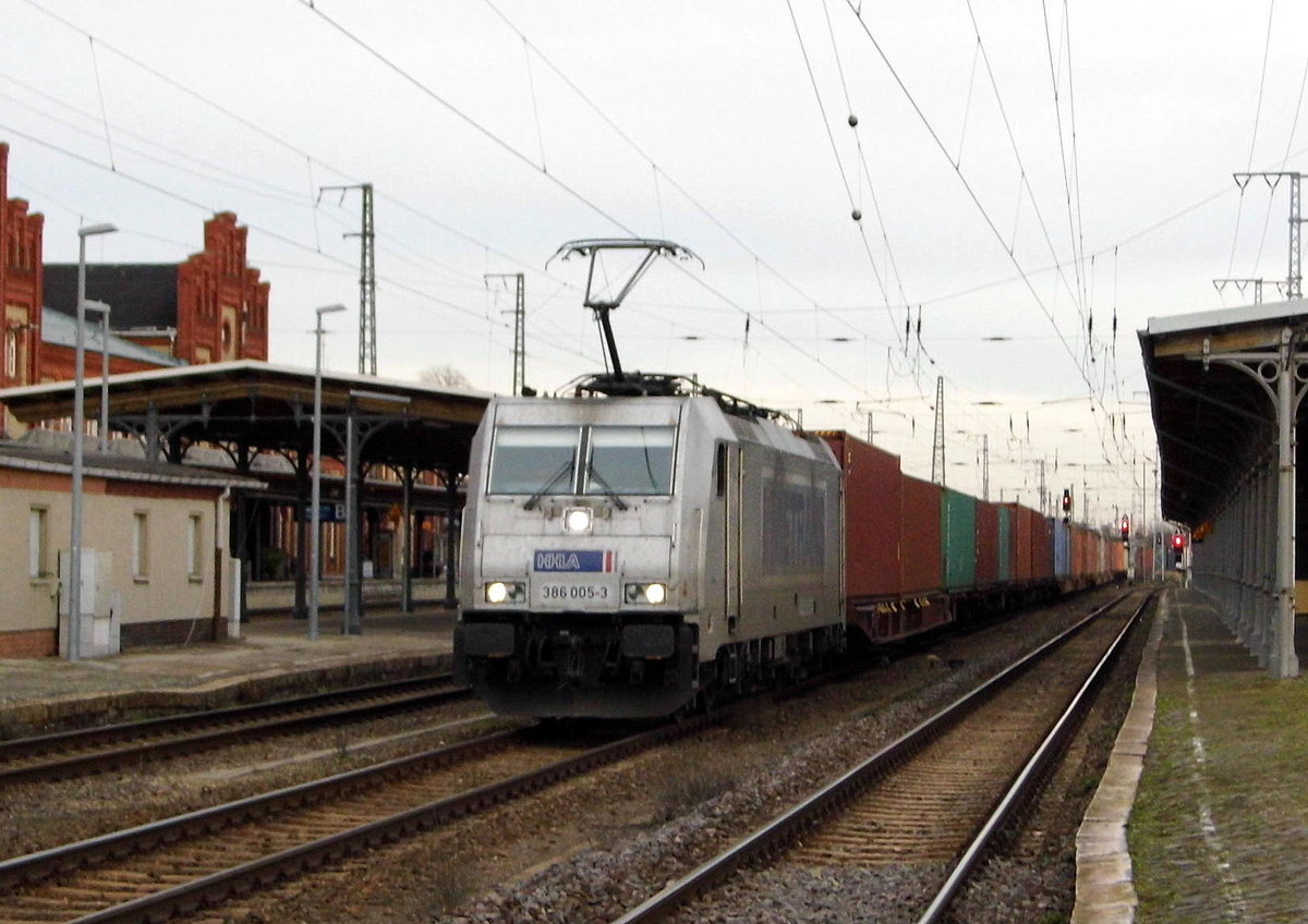 Am 08.12.2016 kam die  386 005-3 von METRANS aus Richtung Magdeburg nach Stendal und fuhr weiter in Richtung Wittenberge .