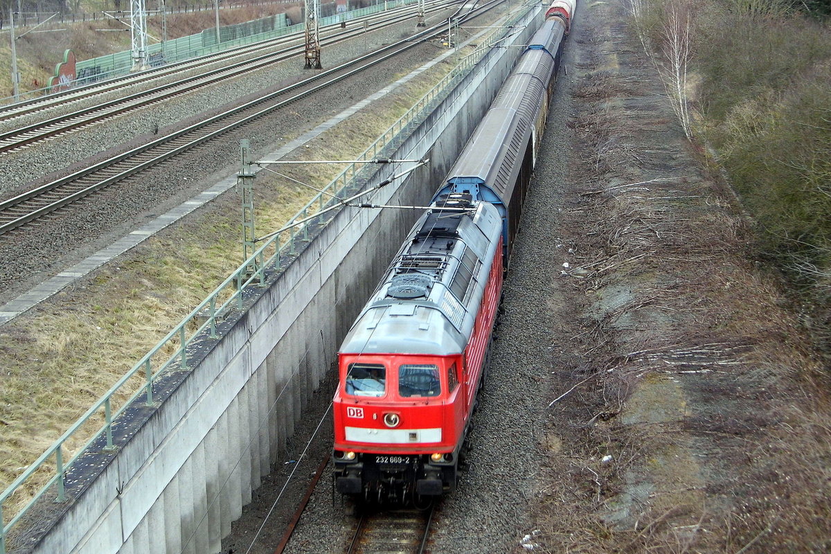 Am 09.03.2018 fuhr die 232 669-2 von DB Cargo AG. von Stendal in Richtung Braunschweig .