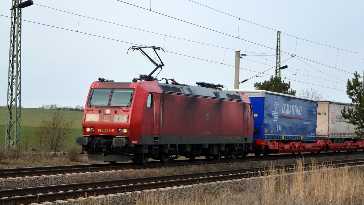 Am 09.03.2021 kam die 185 058-5 von DB Cargo Deutschland AG, aus der Richtung Stendal nach Demker und fuhr weiter in Richtung Magdeburg .