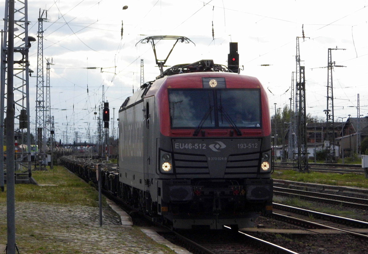 Am 09.05.2017 kam die  EU46-512 (51 5370 024-9 ) von der PKP Cargo aus Richtung Braunschweig nach Stendal und fuhr weiter in Richtung Magdeburg .