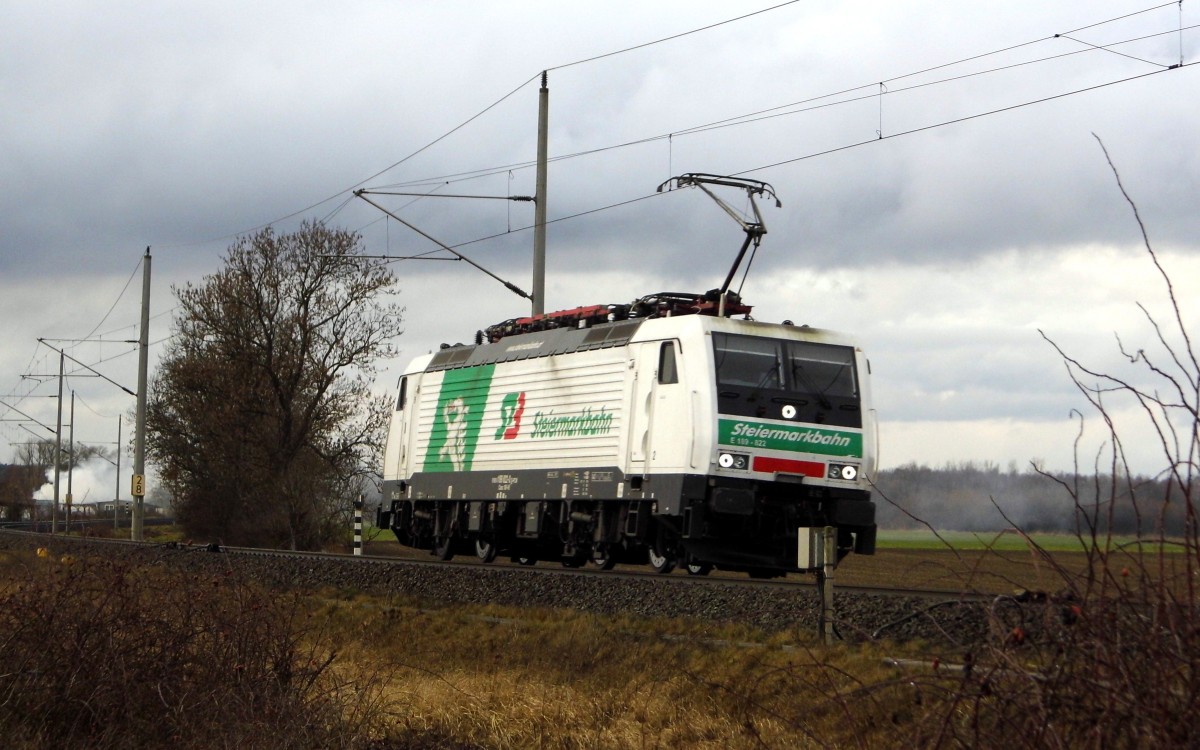 Am 10.02.2016 kam die 189 822-0 von der SETG (Steiermarkbahn) aus Richtung Salzwedel und fuhr weiter in Richtung Stendal .