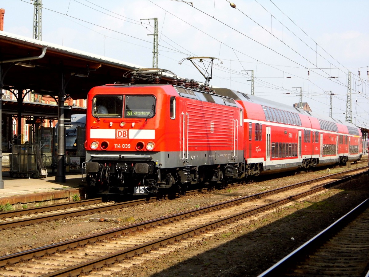 Am 10.04.2015 stand  die 114 039 von der DB   in Stendal .