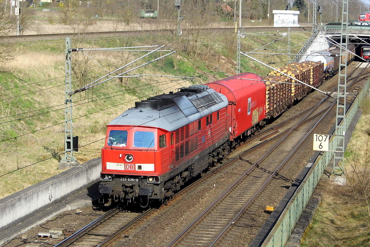 Am 10.04.2018 fuhr die 233 636-0 von DB Cargo   AG, von Stendal in Richtung Braunschweig .