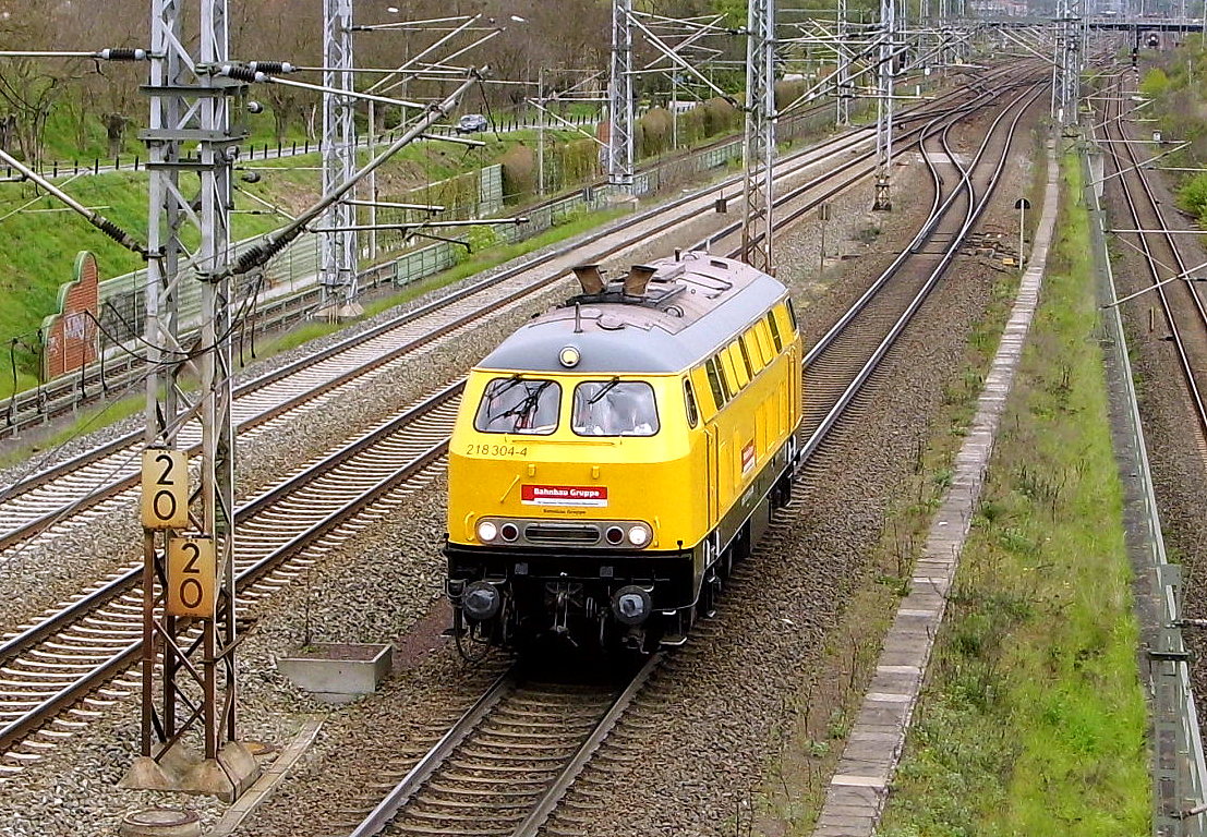 Am 10.05.2017 kam die 218 304-4 von der   Bahnbau Gruppe  aus Richtung Stendal und fuhr weiter in Richtung Salzwedel .