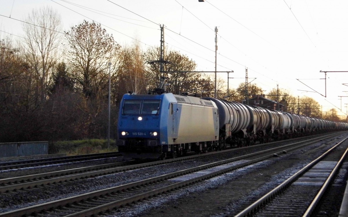 Am 10.12.2015 kam die 185 520-4 von der CFL Cargo Deutschland GmbH, aus Richtung Magdeburg nach Niederndodeleben und fuhr weiter in Richtung Braunschweig .