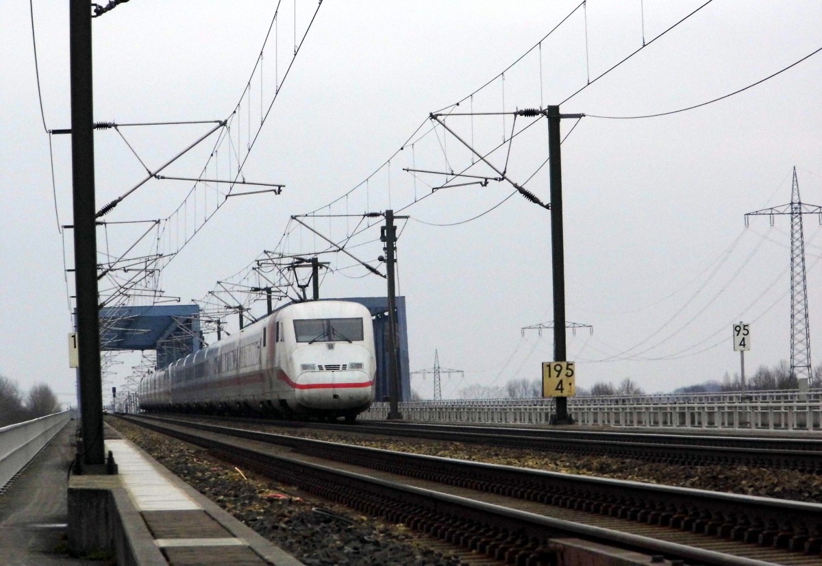 Am 11.02.2015 ICE von der DB aus Richtung Stendal und fuhr weiter in Richtung Berlin .