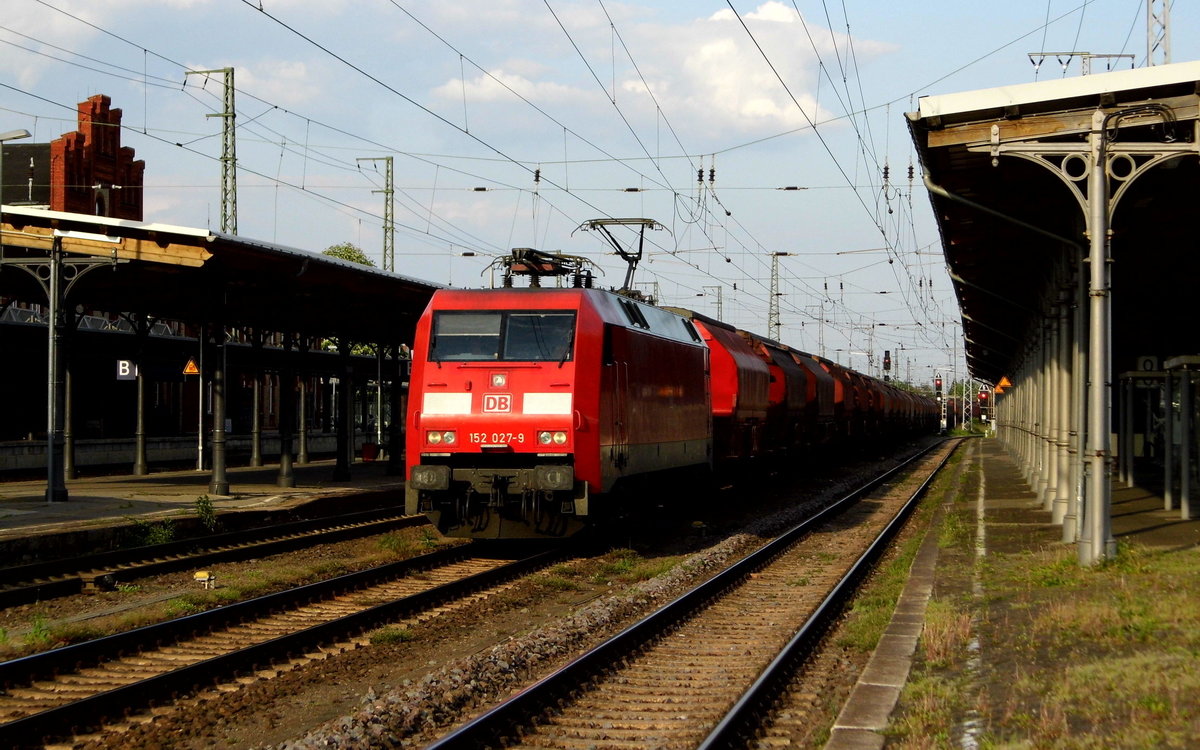 Am 11.05.2016 kam die 152  027-9 von DB Schenker aus Richtung Magdeburg nach Stendal und fuhr weiter in Richtung Wittenberge .