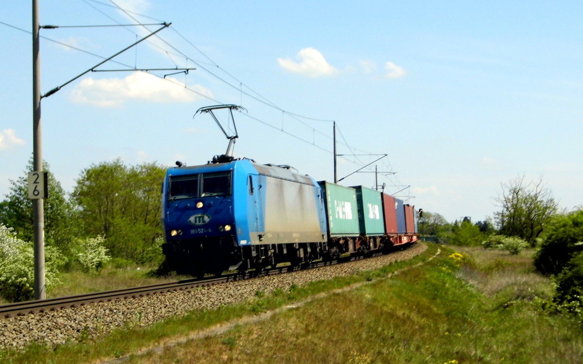 Am 11.05.2016 kam  die 185 524-6 von der ITL aus Richtung Stendal  und fuhr weiter in Richtung Salzwedel .  
