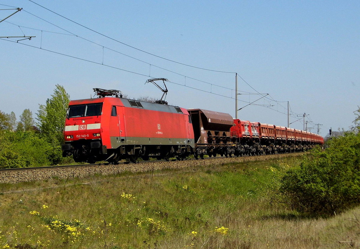 Am 11.05.2017 kam die 152 140-0  von der  DB Cargo Deutschland AG. aus Richtung Stendal und fuhr weiter in Richtung Salzwedel .