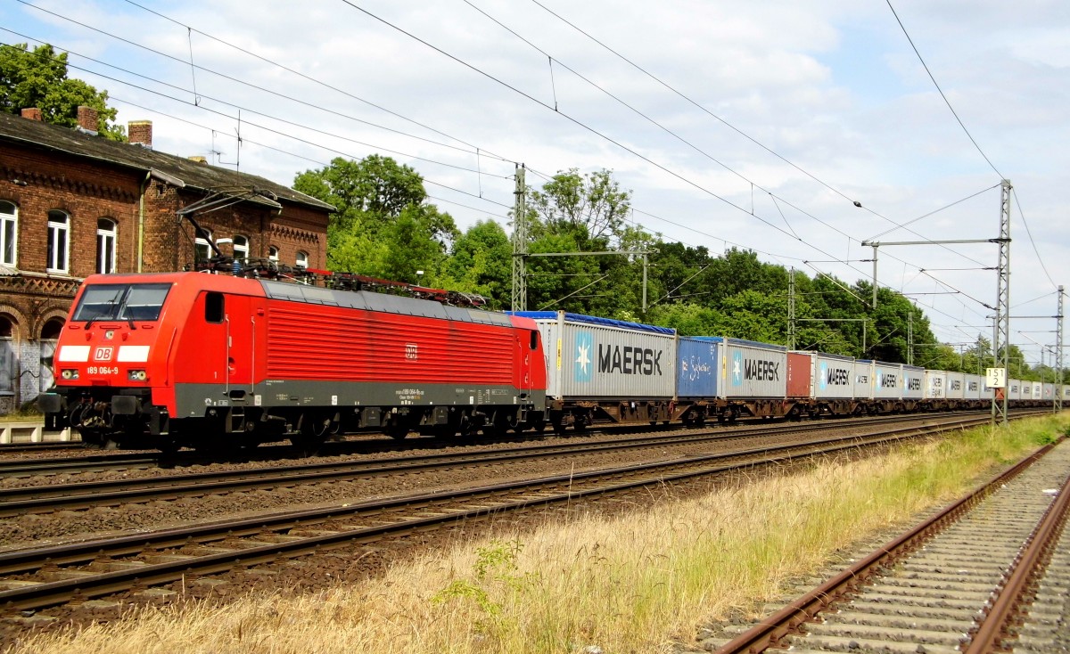 Am 11.06.2015 kam die 189 064-9 von der DB aus Richtung Magdeburg nach Niederndodeleben und fuhr weiter in Richtung Braunschweig .