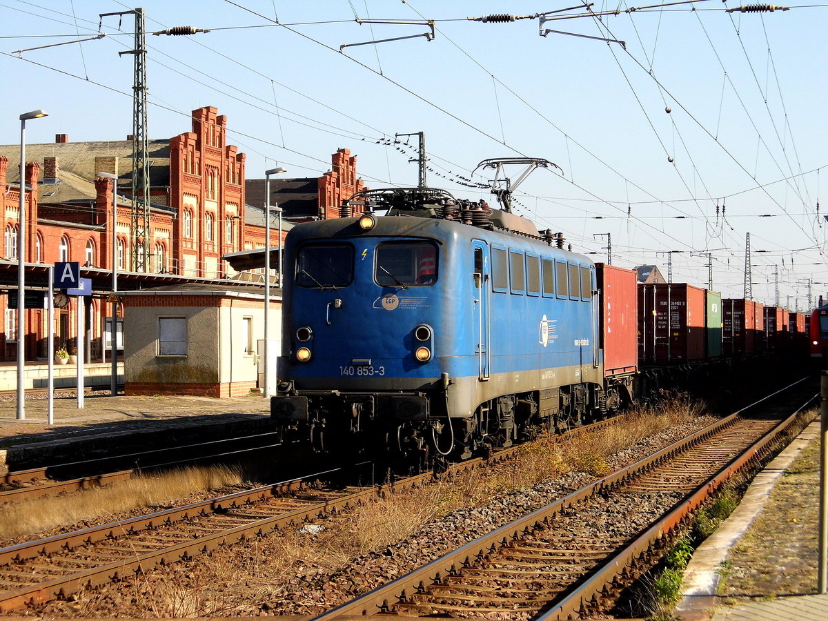 Am 11.10.2018 kam die 140 853-3 von der  EGP – Eisenbahngesellschaft Potsdam,  aus Richtung Magdeburg nach Stendal und fuhr weiter in Richtung Salzwedel .