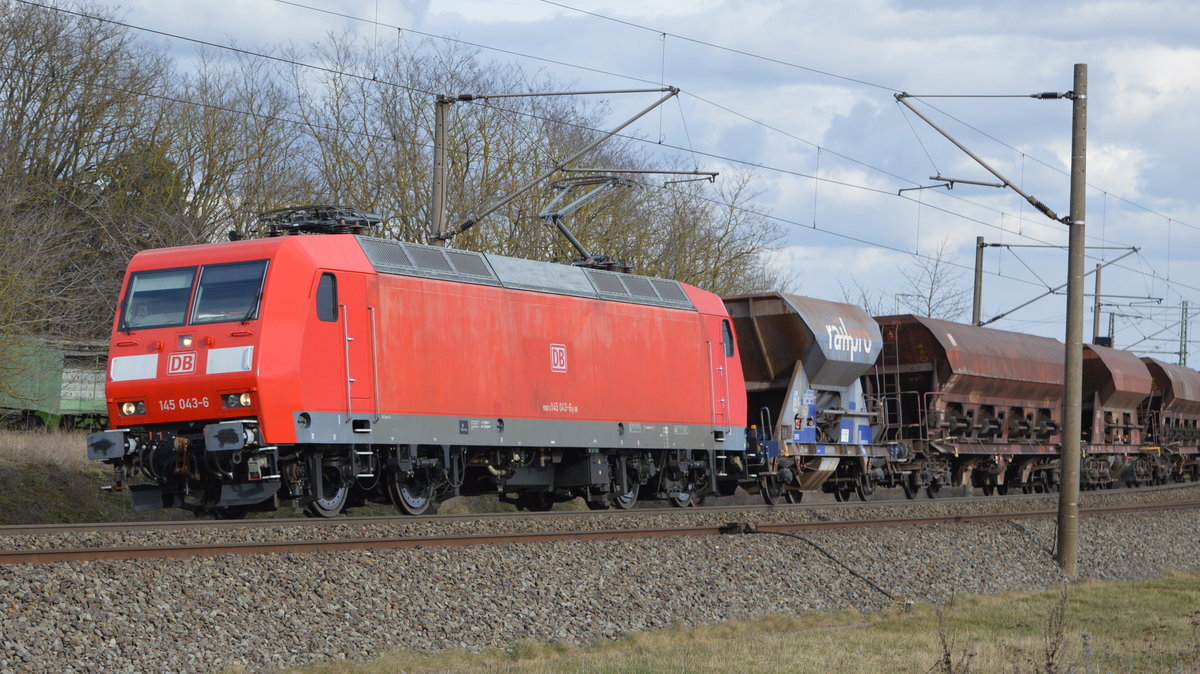 Am 12.03.2021 kam  die 145 043-6 von DB Cargo Deutschland AG, aus Richtung Stendal und fuhr weiter in Richtung Wittenberge .