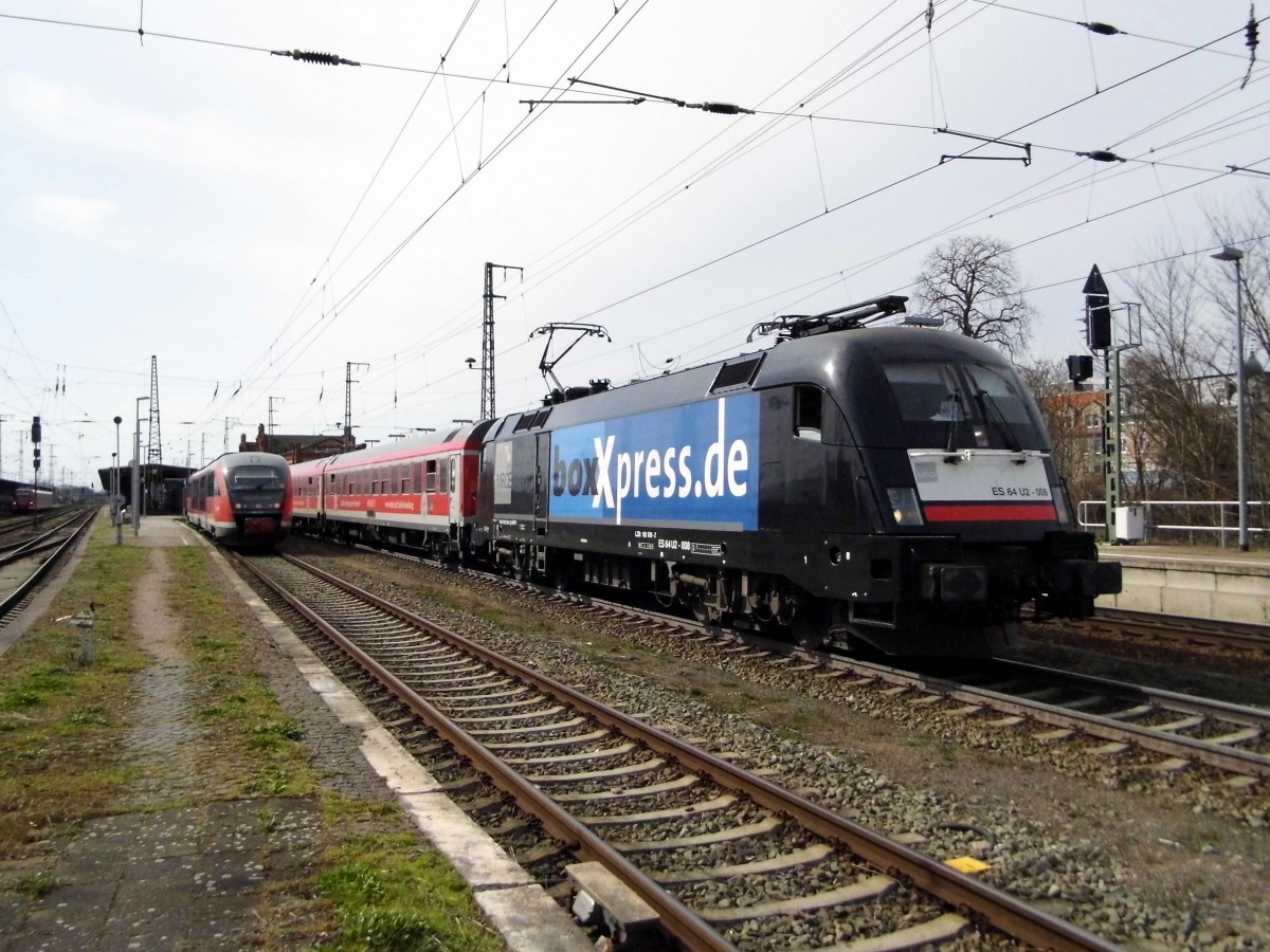 Am 12.04.2015 kam 182 508-2 (ES 64 U2-008)von Boxpress (MRCE Dispolok) aus Richtung Wittenberge  nach Stendal und fuhr weiter in Richtung Berlin .