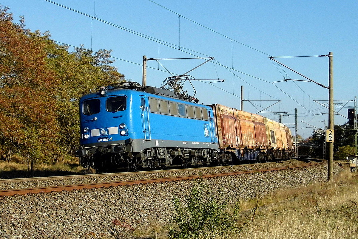 Am 12.10.2018 fuhr die 140 047-9 von der Press von Lübeck nach Borstel .