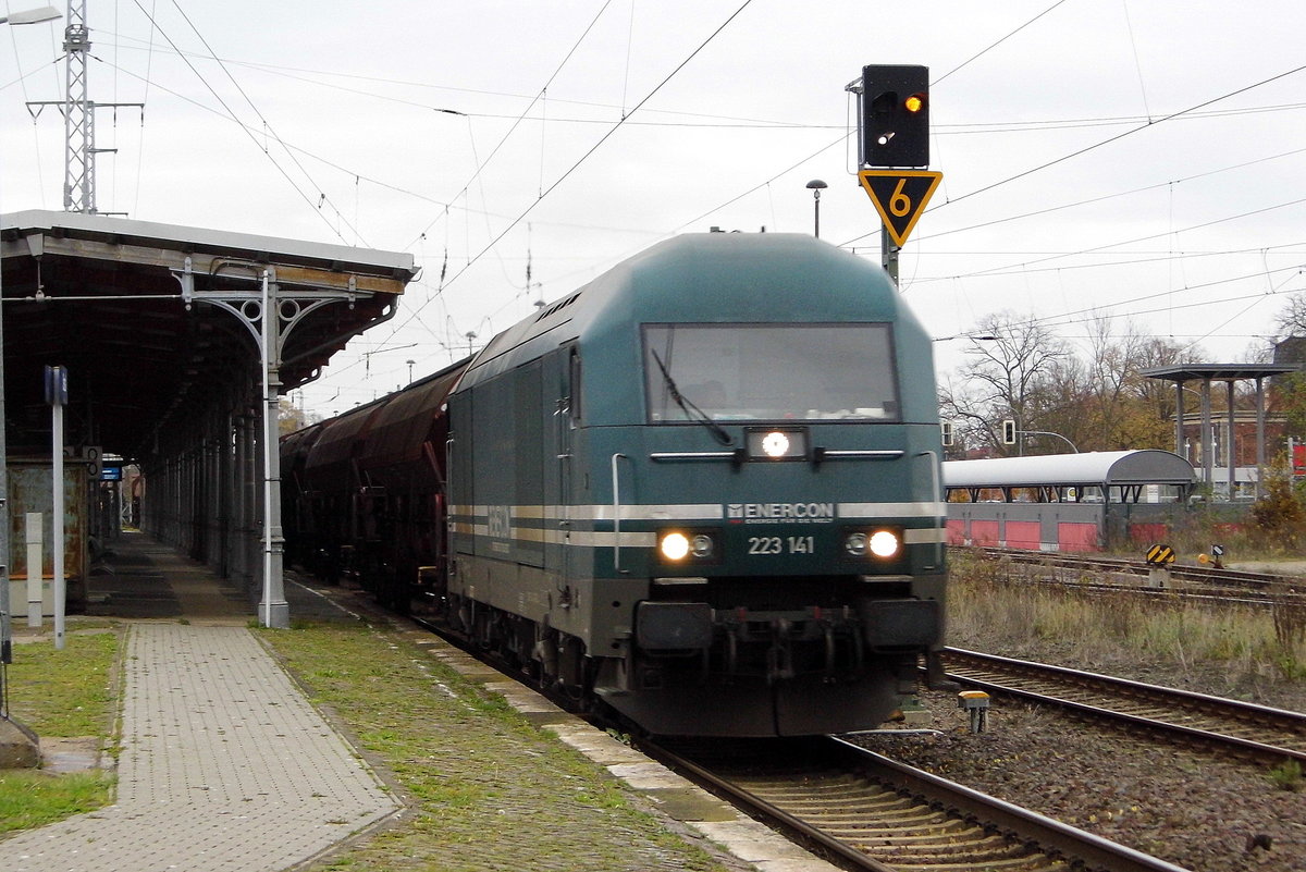 Am 12.11.2017 kam die 223 141-3 von  e.g.o.o. Eisenbahngesellschaft Ostfriesland-Oldenburg mbH,   aus Richtung Magdeburg nach Stendal und fuhr weiter in Richtung Salzwedel .
