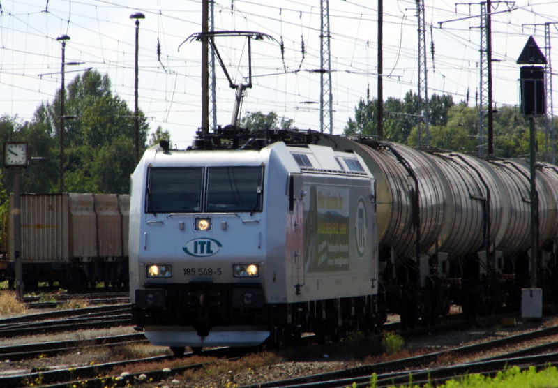Am 13.07.2014 kam die 185 548-5 von der ITL aus Richtung Wittenberge nach Stendal und fuhr weiter in Richtung Magdeburg.