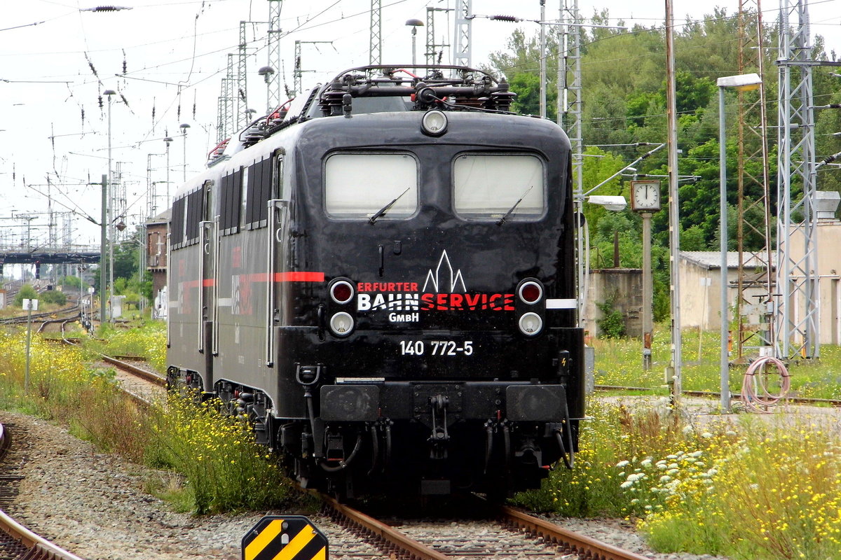 Am 13.07.2017 war  die 140 772-5 von der  EBS - Erfurter Bahnservice GmbH, in Stendal abgestellt.