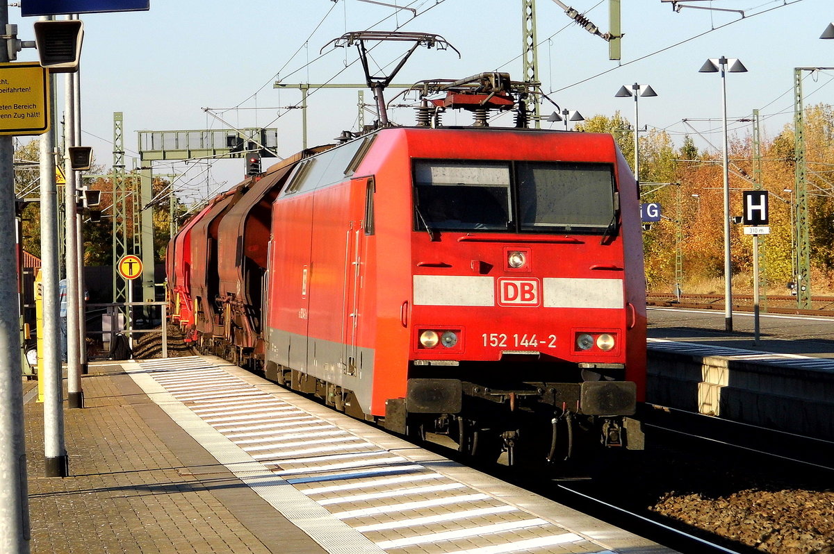 Am 13.10.2018 fuhr die 152 144-2  von der DB Cargo Deutschland AG, von  Wismar nach Wittenberge und fuhr weiter nach Stendal.