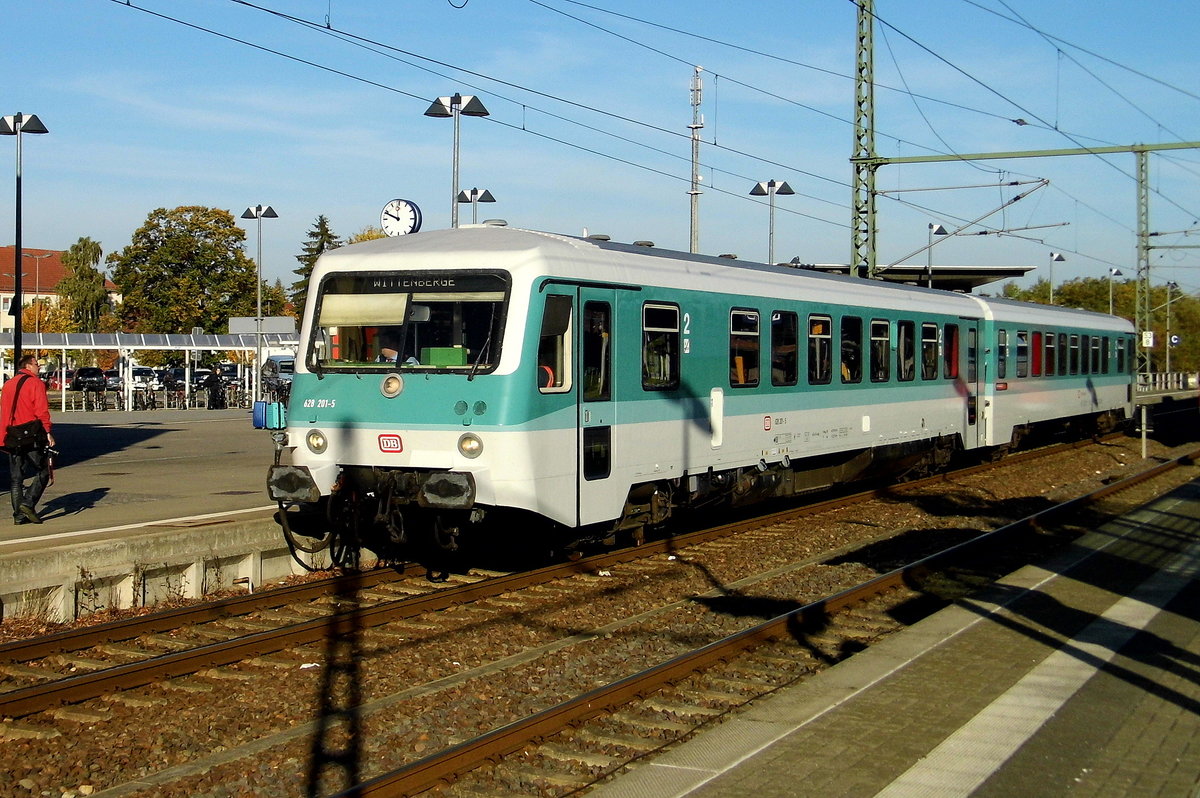 Am 13.10.2018 fuhr die  628 201-5 von der HELEV von  Lübeck  nach   Wittenberge  .