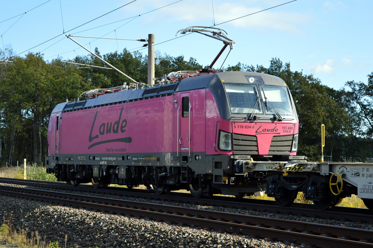 Am 13.10.2021 kam die  5 370 034-8 von der  Laude  aus Richtung  Stendal und fuhr nach  Berlin .