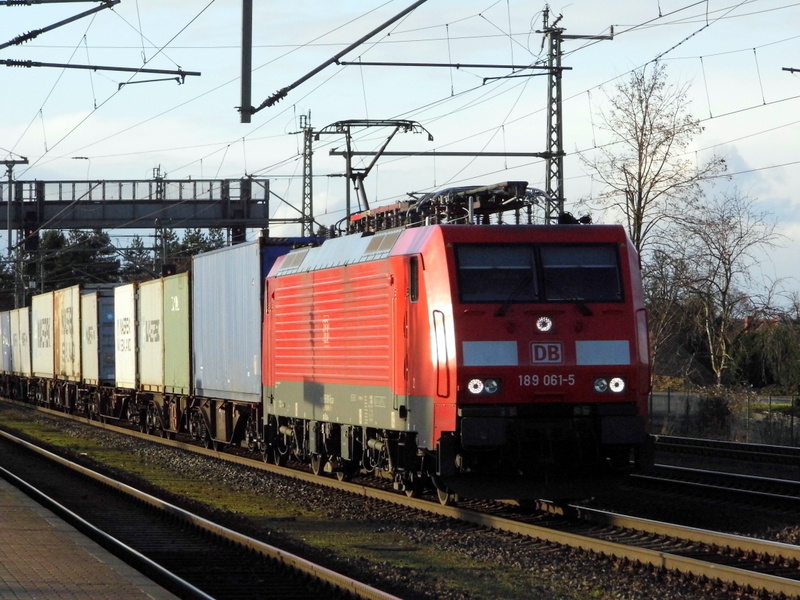 Am 14.01.2015 kam die 198 061-5 von der DB aus Richtung Braunschweig nach Niederndodeleben und fuhr weiter in Richtung Magdeburg .