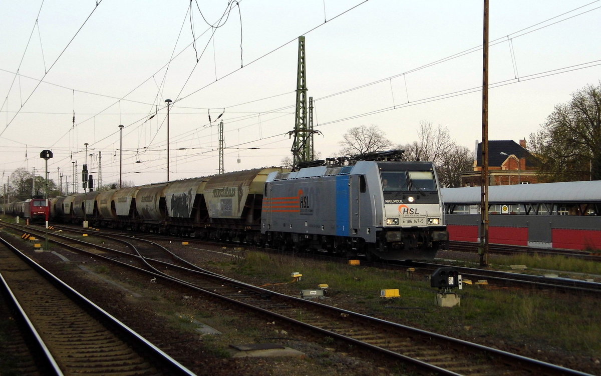 Am 14.04.2016 kam die E 186 147-5 von der HSL Logistik (Railpool)  aus Richtung Magdeburg nach Stendal und fuhr weiter in Richtung Salzwedel .