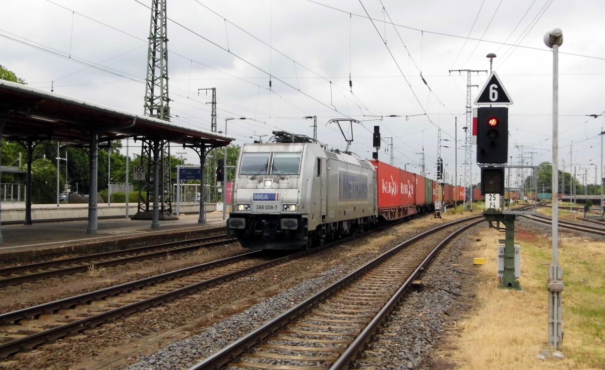 Am 14.06.2015 kam die 386 008-7 von der METRANS aus Richtung Magdeburg nach Stendal und fuhr weiter in Richtung Salzwedel .