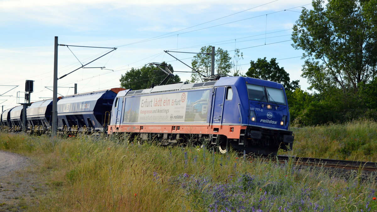 Am 14.06.2021 kam die 187 777-8 von Raildox GmbH & Co. KG, aus Richtung  Wittenberge und fuhr weiter in Richtung   Stendal ,