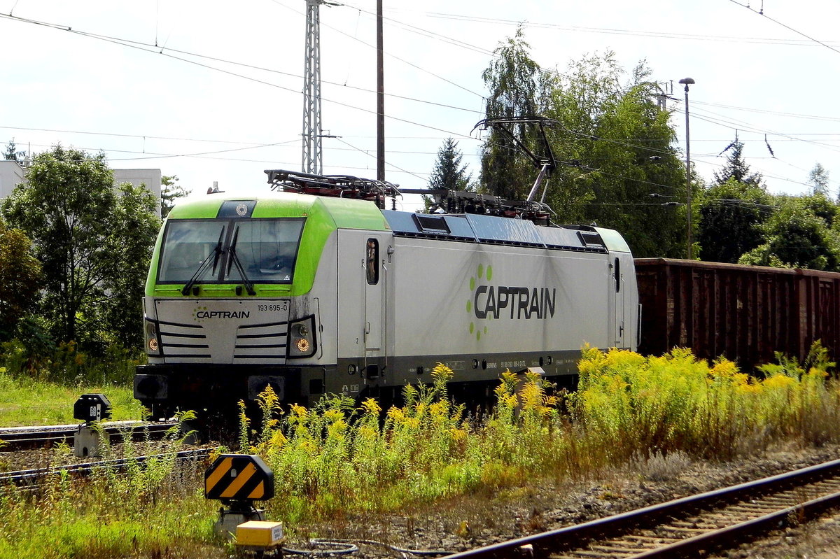 Am 14.08.2017 kam die 193 895-0 von CAPTRAIN aus Richtung Wittenberge nach Stendal und fuhr weiter in Richtung Magdeburg .
