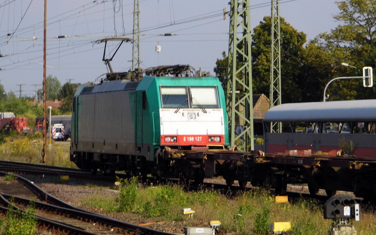 Am 14.09.2016 kam die E 186 127 von der  ITL aus Richtung Salzwedel nach Stendal und fuhr weiter in Richtung Magdeburg.