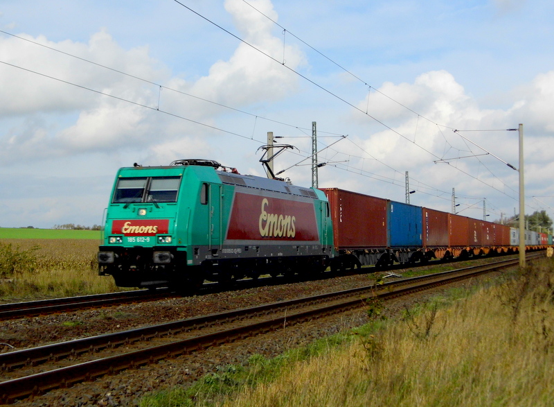 Am 14.10.2014 kam die 185 612-5  aus Richtung Stendal und fuhr weiter in Richtung Magdeburg .