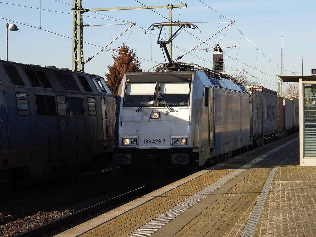 Am 15.02.2019 kam die  186 429-7 von  METRANS (Railpool)  aus Richtung Hamburg nach Wittenberge und fuhr weiter in Richtung Stendal.