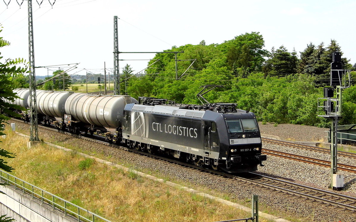Am 15.06.2017 kam die 185 557-6 von der CTL Logistics GmbH, (MRCE Dispolok) aus Richtung Salzwedel und fuhr nach Stendal .