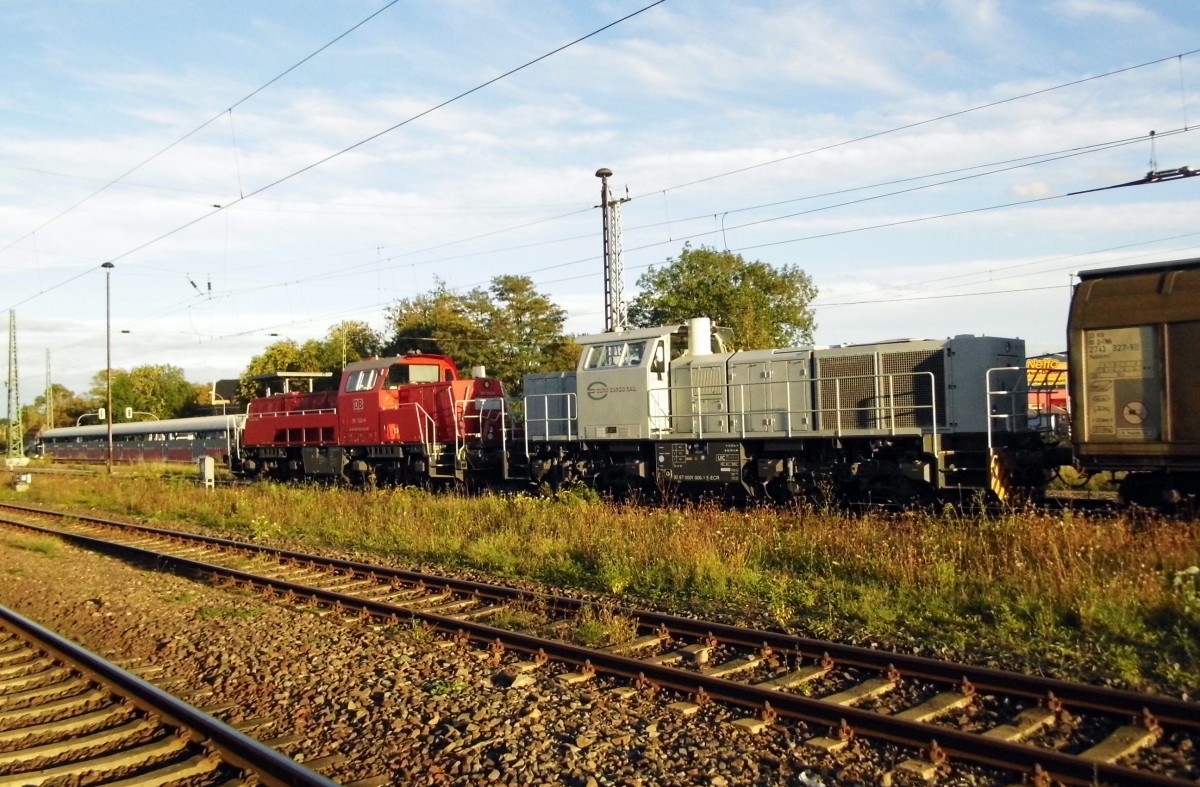  Am 15.09.2015 fuhren die 261 023 von der DB und die 0001 006-1 von der ECR aus Stendal und weiter in Richtung Magdeburg .