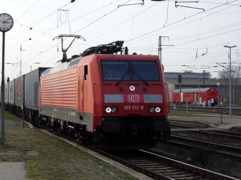 Am 15.11.2014 kam die 189 012-8 von der DB (METRANS)aus Richtung Wittenberge nach Stendal und fuhr weiter in Richtung Magdeburg .