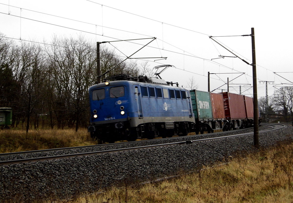 Am 16.01.2018 kam die 140 876-4 von der  EGP – Eisenbahngesellschaft Potsdam, aus Richtung Stendal und fuhr weiter in Richtung Wittenberge .